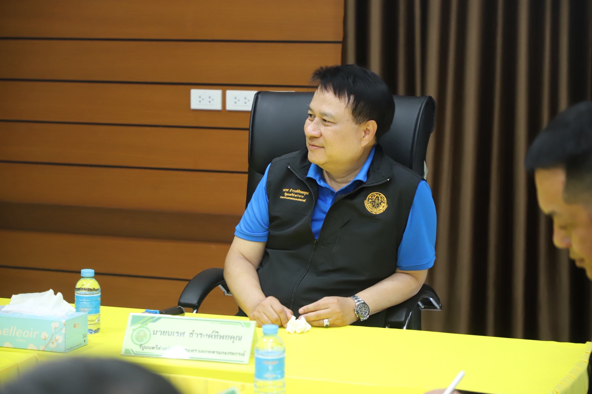 title - ข่าวดีชาวกระบี่ รมช.เกษตรฯ ลงพื้นที่ติดตามโปรเจกต์ยักษ์ ส.ป.ก. เร่งพัฒนาโครงสร้างพื้นฐานแปลงพื้นที่เป้าหมาย คทช. ในเขตปฏิรูปที่ดิน กว่า 4,300 ไร่ มุ่งสร้างอาชีพอย่างยั่งยืน